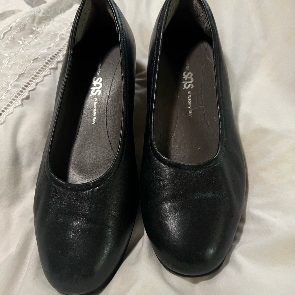 SAS Women’s Black Leather Comfort Pumps